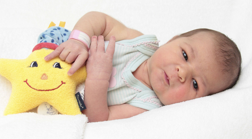 Geburt im Spital oder zu Hause im Zivilstandskreis Stadt Baden - Baby mit Spieldose